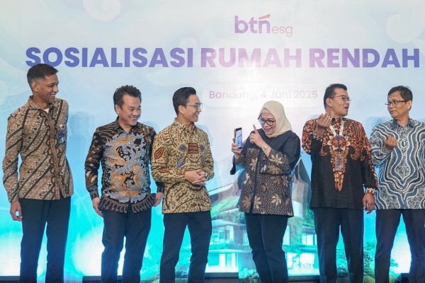 PT Bank Tabungan Negara (Persero) Tbk menggelar sosialisasi Rumah Rendah Emisi sebagai jembatan penghubung antara produsen material ramah lingkungan dengan para mitra pengembang perumahan.